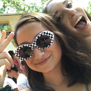 Meet your Posher, Natalie